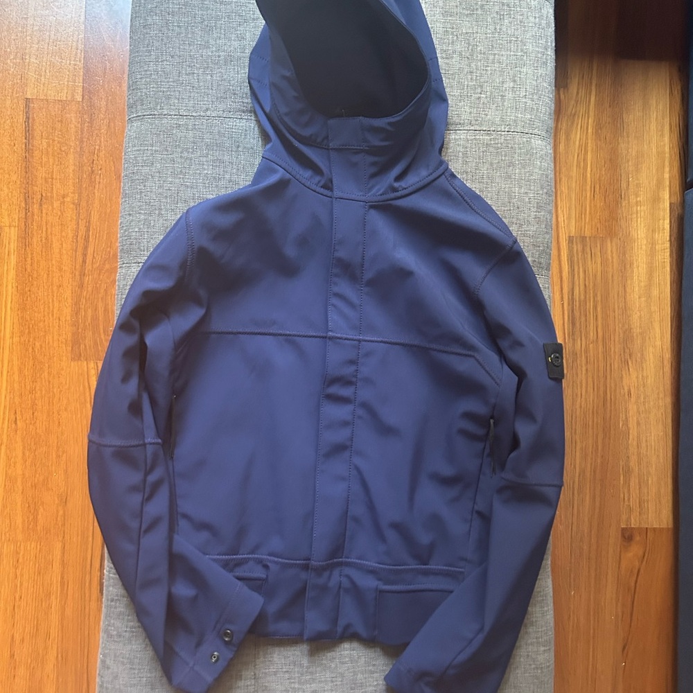 Stone Island, navy blue sport/windbreaker.